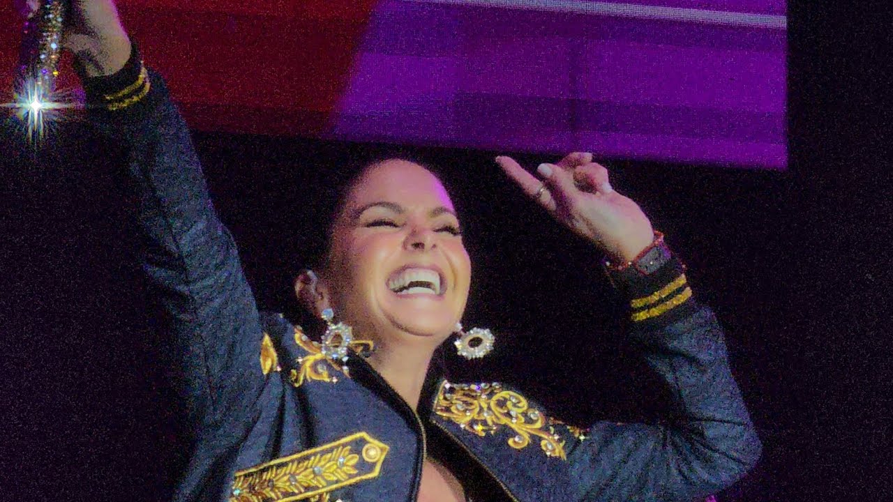 LUCERO VETE CON ELLA FENADU 2023