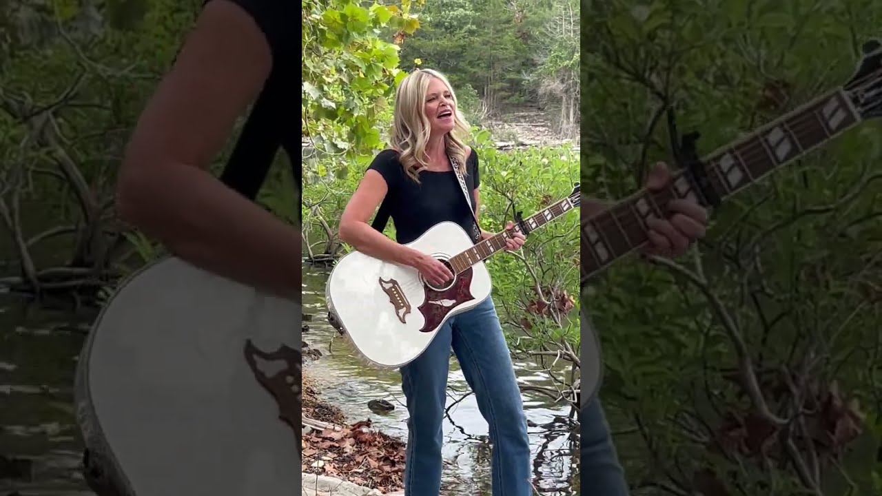 Have You Ever Seen The Rain (Creedence Clearwater Revival) / Julie Nave Acoustic Cover