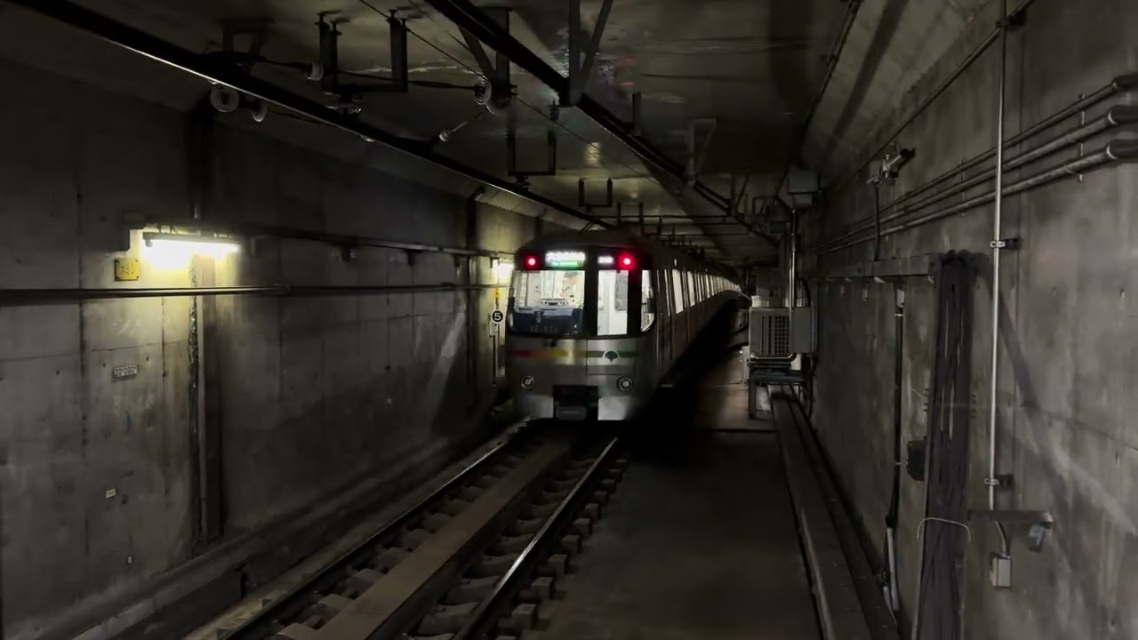 都営大江戸線12-000型 大門駅？発車