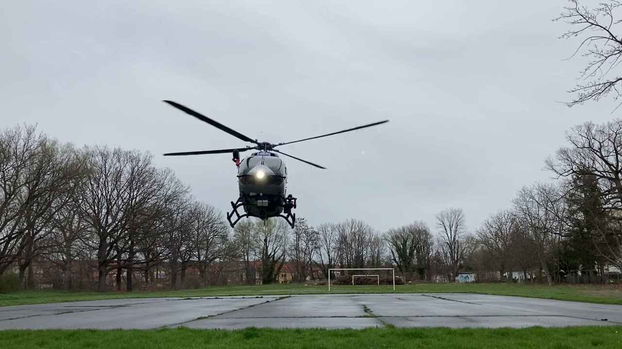 Landung Polizei Hubschrauber Pfingstanger Thale