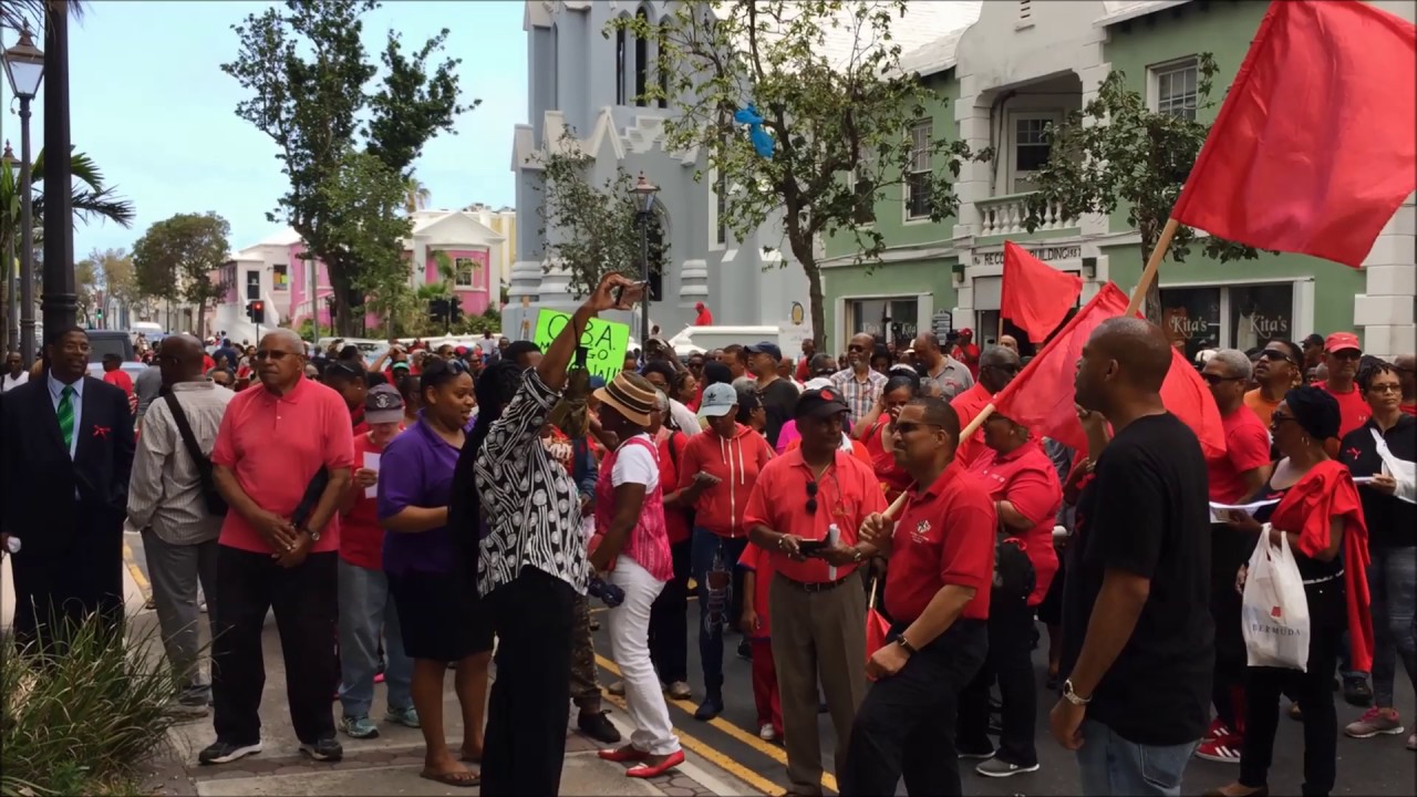 Crowd Chant 'Let Them Out' Outside Court, May 1 2017