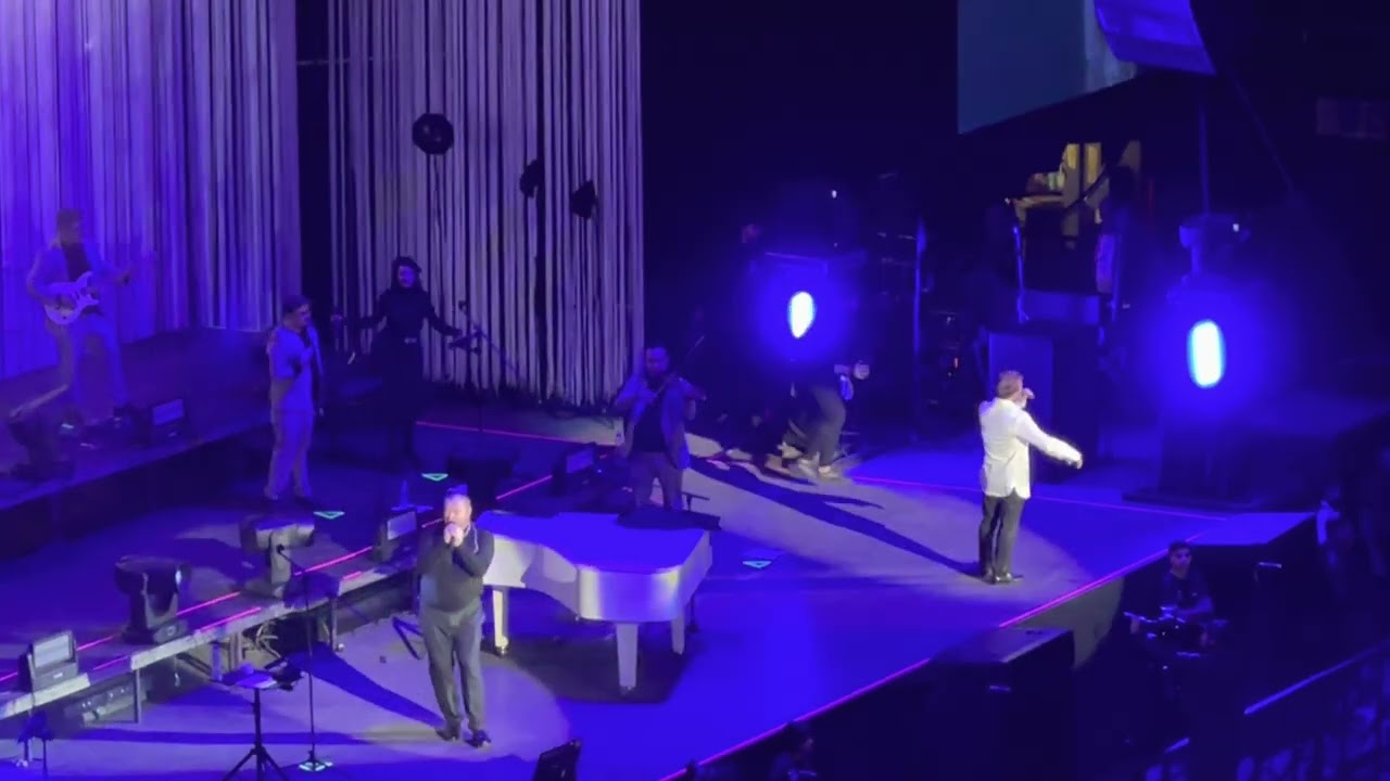 Sin Bandera - Entra en mi vida - Arena Monterrey - 4 febrero 2023