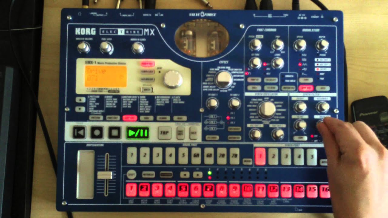 Korg EMX Bassline Tutorial Step Record Function (Public Domain Bassline)