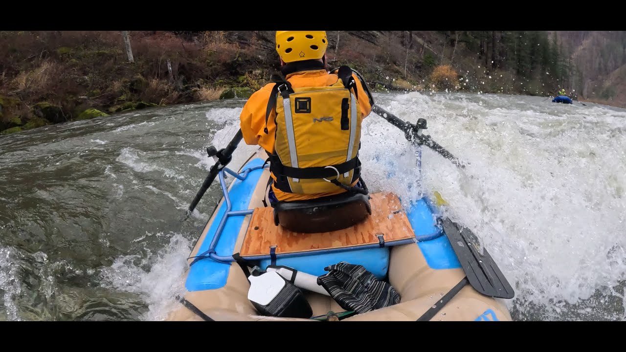 Flipping a little boat in high water | Upper Clackamas River | 3100 CFS | All Major Rapids Labeled |