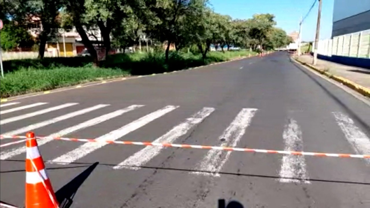 TRECHO DA AVENIDA SÃO LOURENÇO FOI INTERDITADO PARA SERVIÇOS DE REPARO NA VIA
