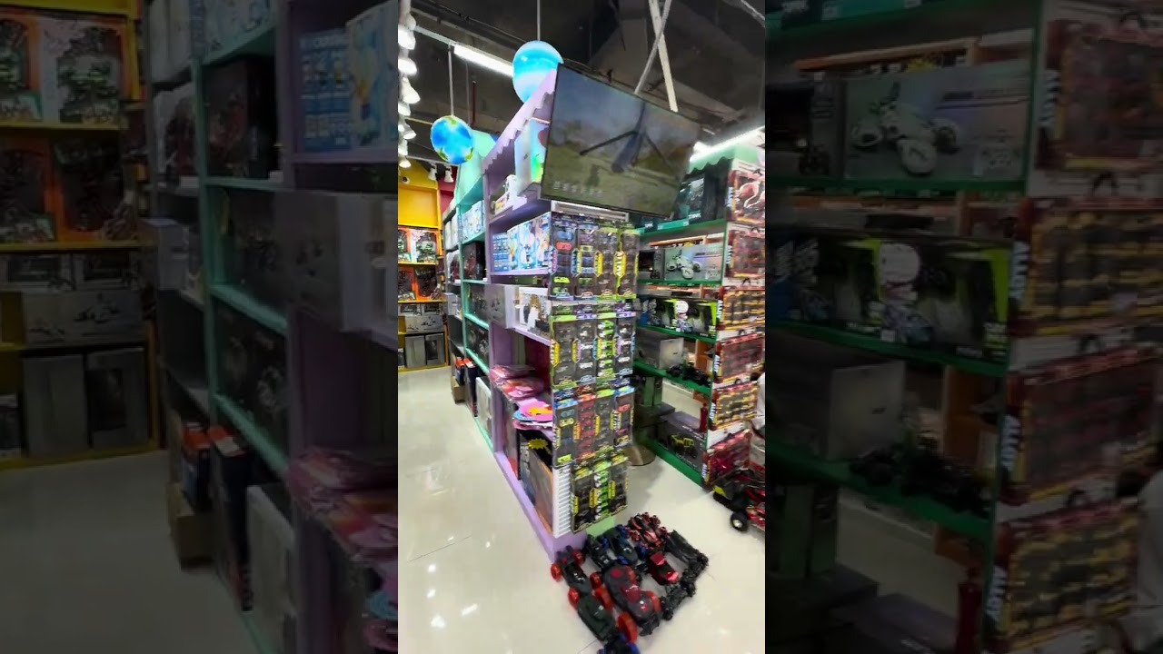 Entrée Chez Viakine à Shenzhen sur un Tapis Musical : Le Magasin Tech le Plus Fou et Varié !