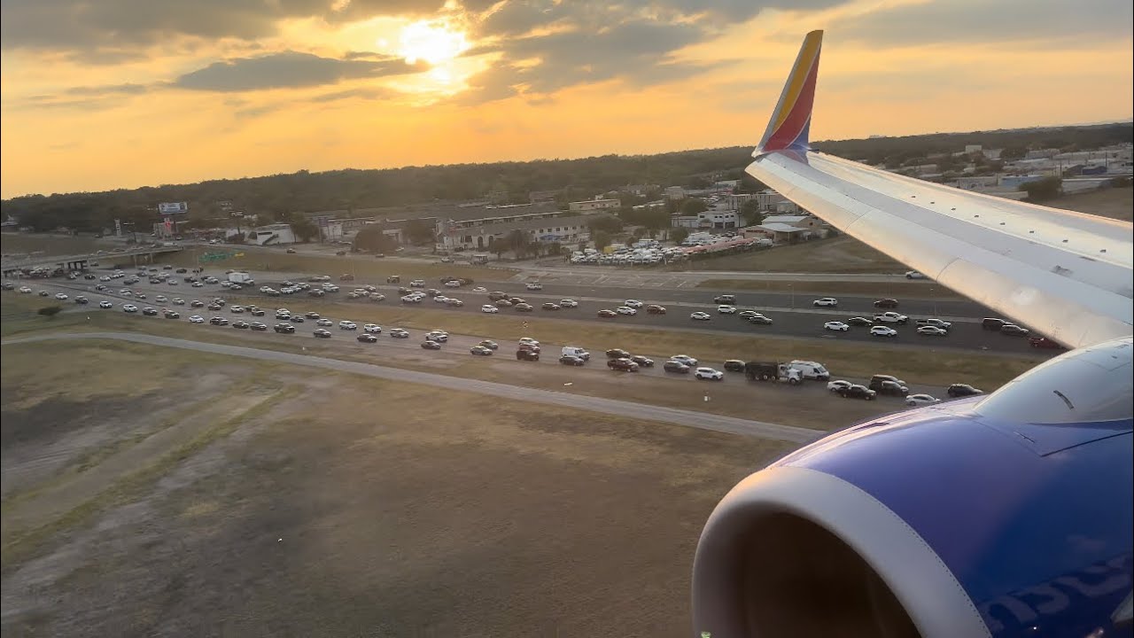 Southwest Boeing 737-700 Evening Landing San Antonio Intl. (KSAT)
