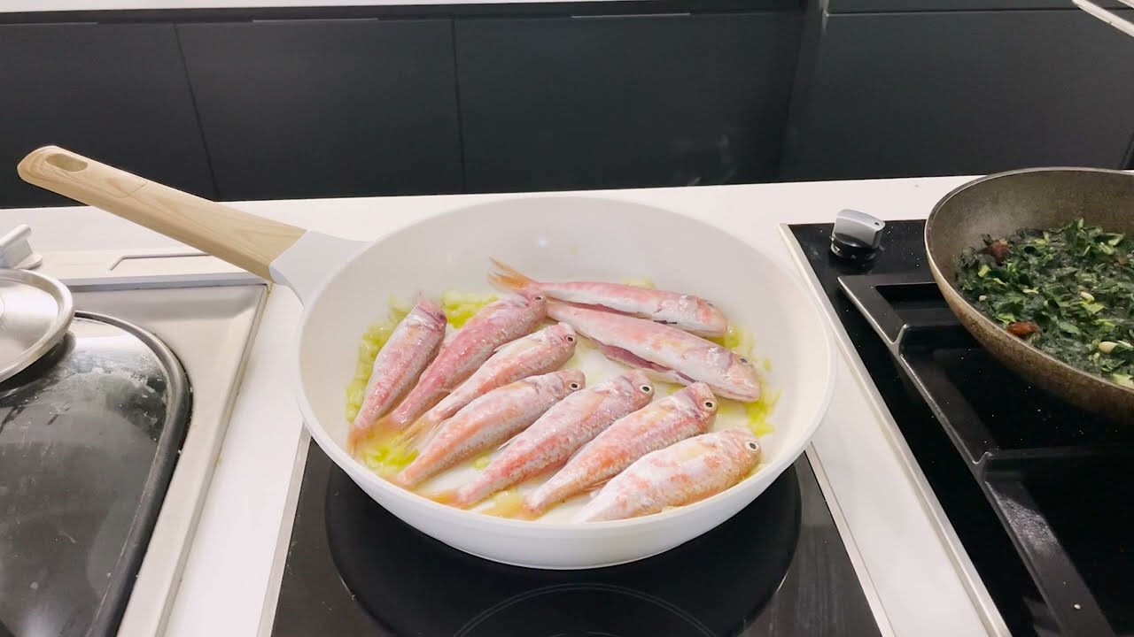 Red Mullet “Allo Scoglio” | Easy Italian Fish Recipe with Tomato & Onion