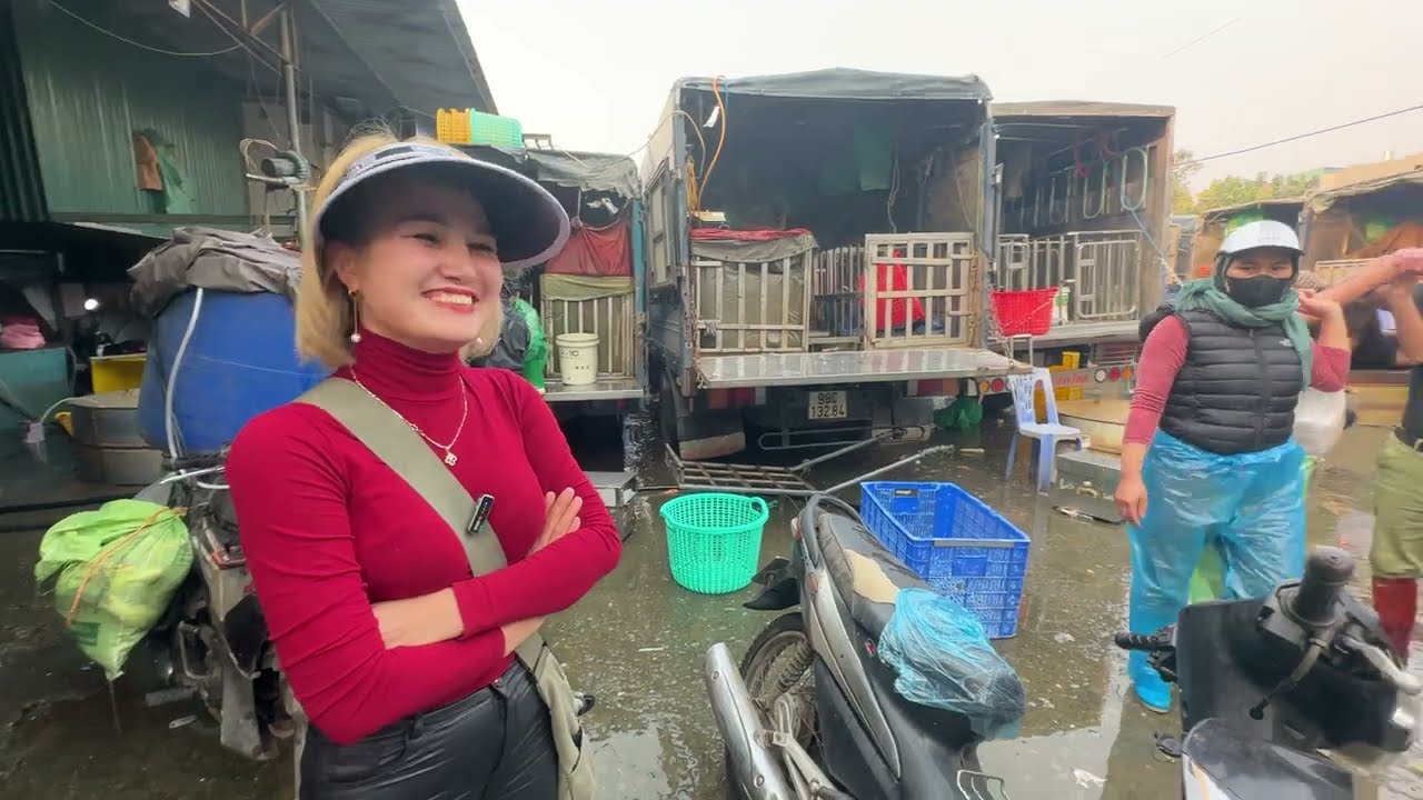 Tết Hà Nội - Cá chép cúng ông công ông táo chợ đầu mối bạt ngàn giá rẻ