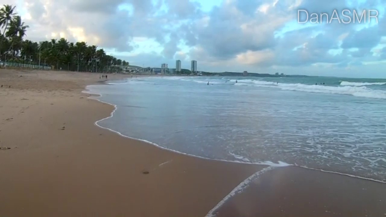 ASMR BINAURAL andando na praia: mouth sounds, sk sk, tuc tuc (Português | Portuguese)