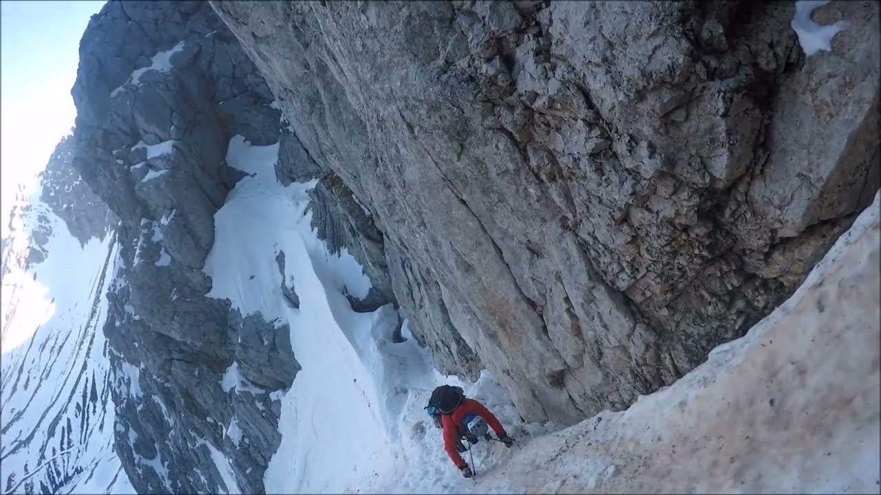 Corredor de la Aguja (muy pelada). Peña Ubiña, enero 2022