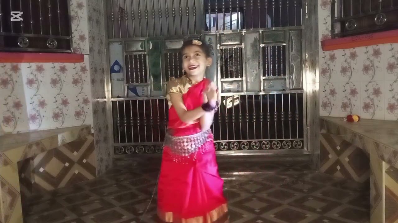 পাগলা হাওয়ার বাদল দিনে পাগল আমার মন জেগে ওঠে।