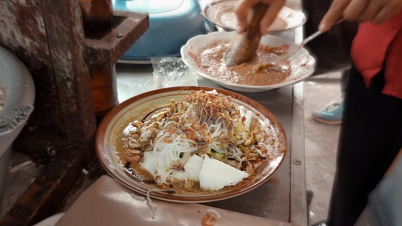 KULINER LEGEND ! KETOPRAK PAKDE TOP 100 BENGKONG | 18 TAHUN BERJUALAN DAN GAK PERNAH SEPI PEMBELI