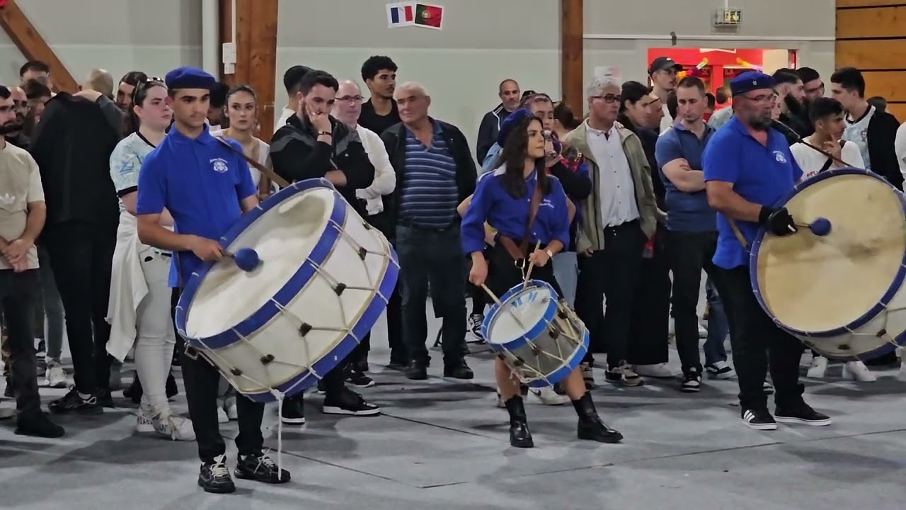 JR & GRUPO DE BOMBOS MAROTOS MINHOTOS DE GONESSE N4