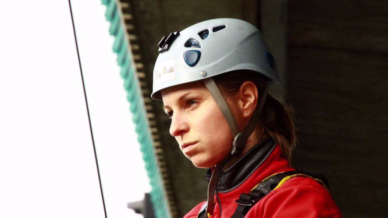 Pendulum jump by Vista Travellers