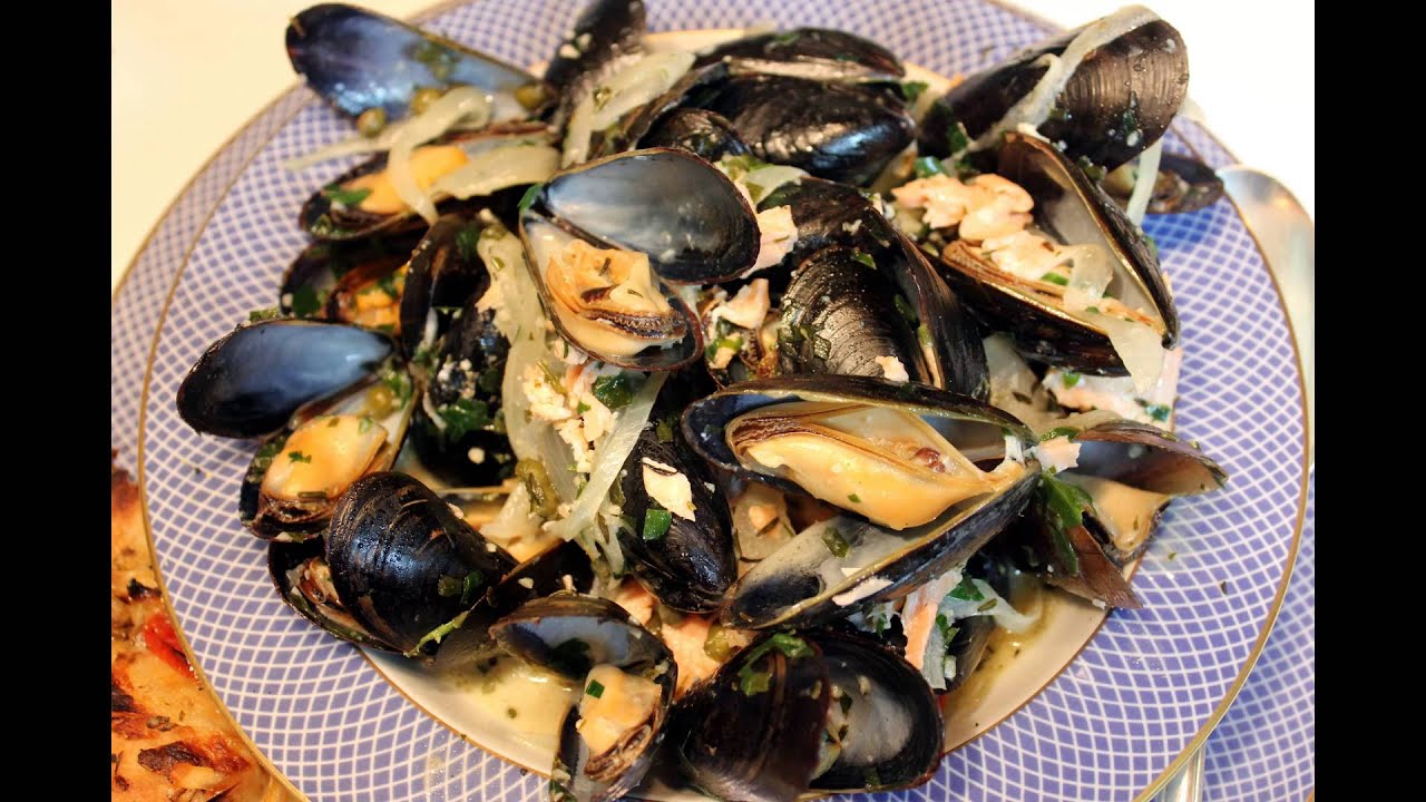 Mussels, French Style with White Wine, Cream and Capers