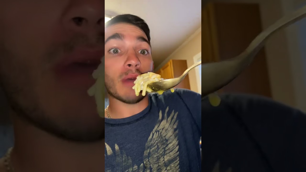 Canned chicken noodle soup!😱 #fastfood #food #review #trending #viral #cooking #shorts ￼