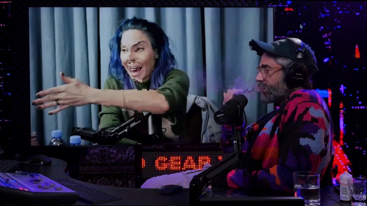 REDBAR: Tim Dillon & Whitney Cummings Catfight / Austin, TX SUCKS / SHORT Joe Rogan