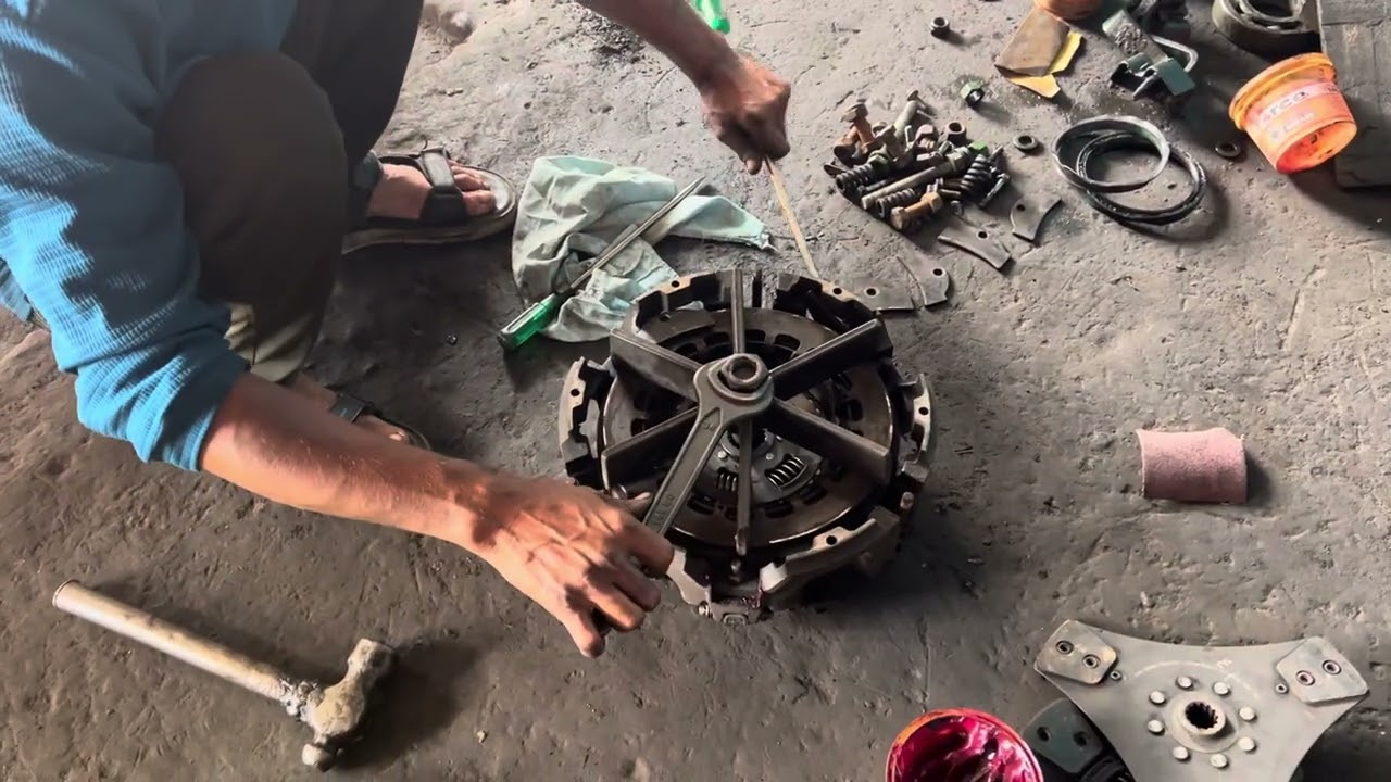 # join deere 5210 clutch assembly fitting and figgar setting 
