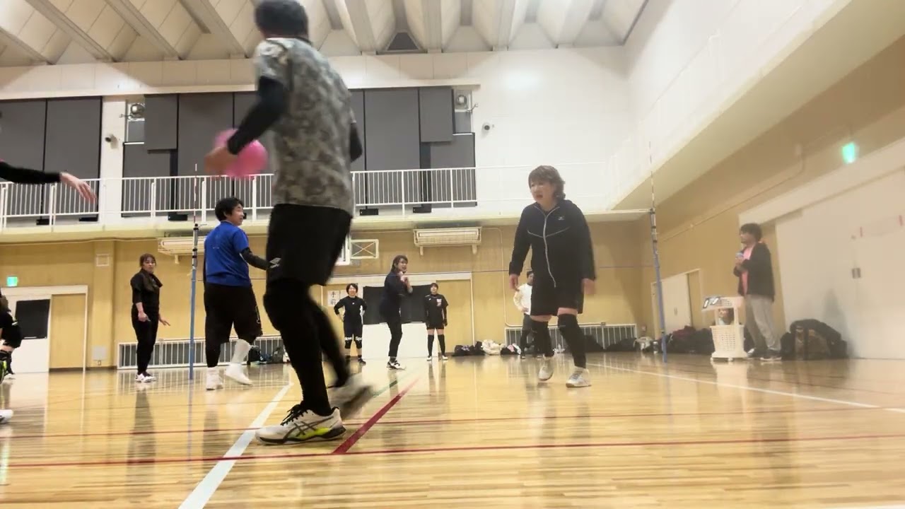 ２０２６年２月１７日（火）合同練習風景⑥『ＶｉｔａＲｏｓａ（ヴィータローザ）』🏐ソフトバレー【大阪ソフトバレー】メンバー募集中！『スポーツやろうよ』