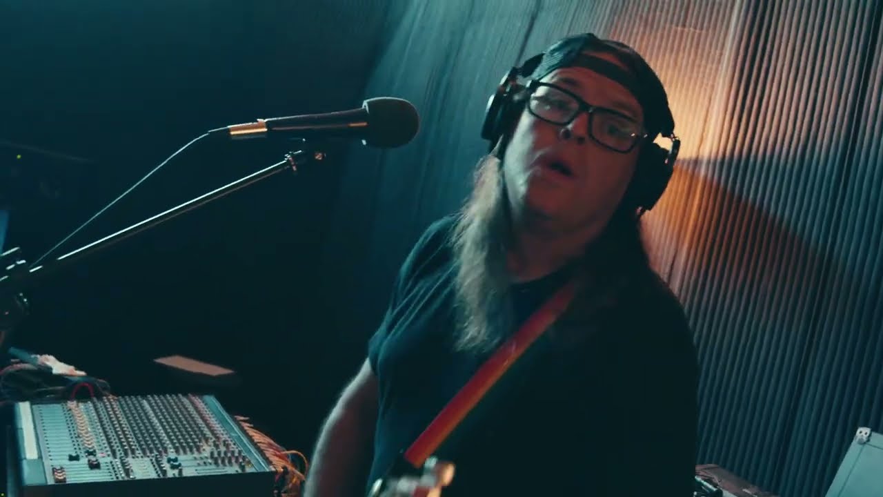 BIGBREAKFAST - Living In Computers (BONEHOUSE SESSION #4)