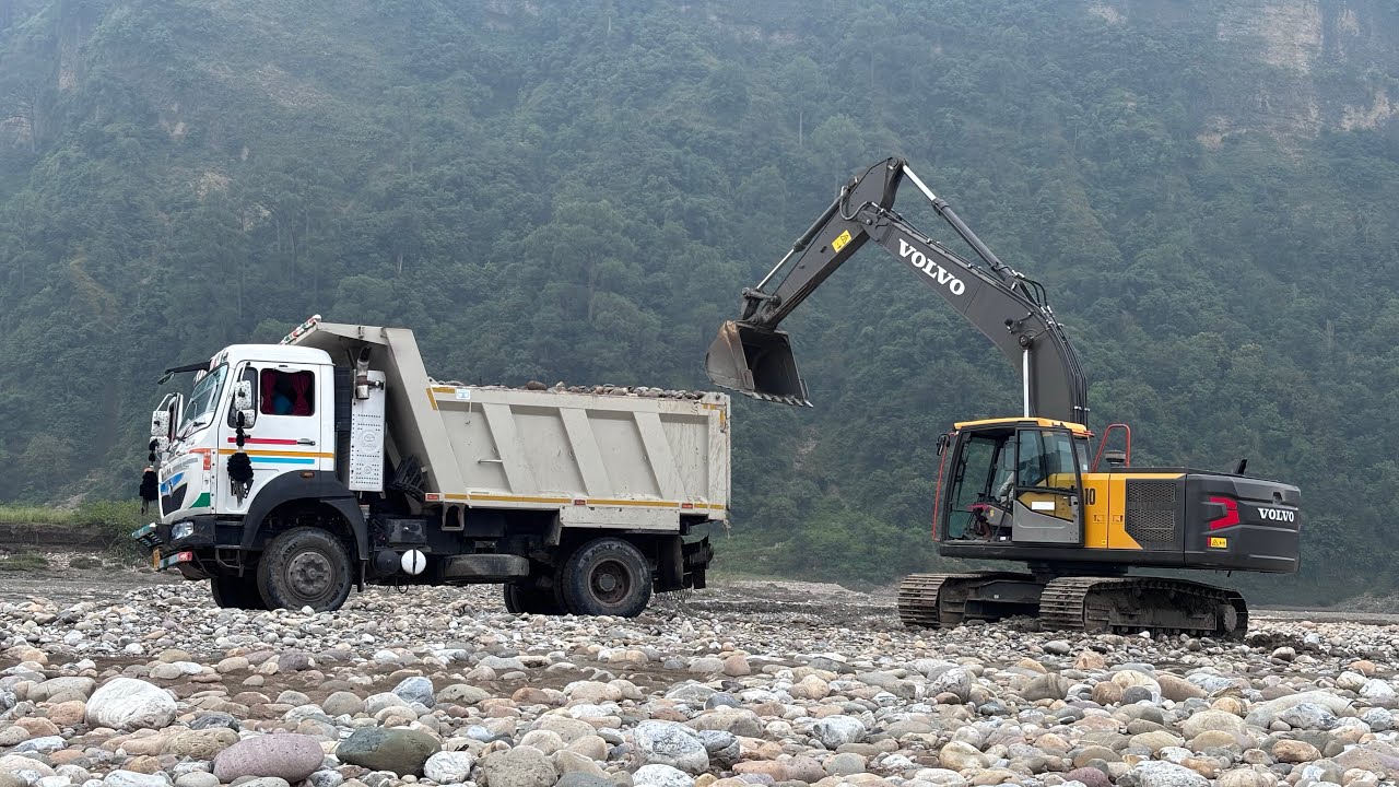 Volvo newly launched EC210 , machine performance video