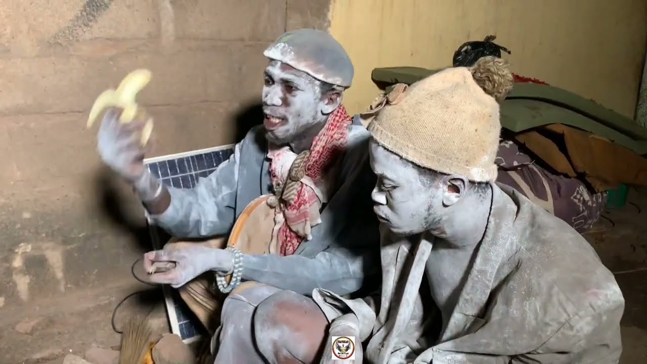 Le Fou Woroli et son fils Khassa en sountiguè c'est pas facile