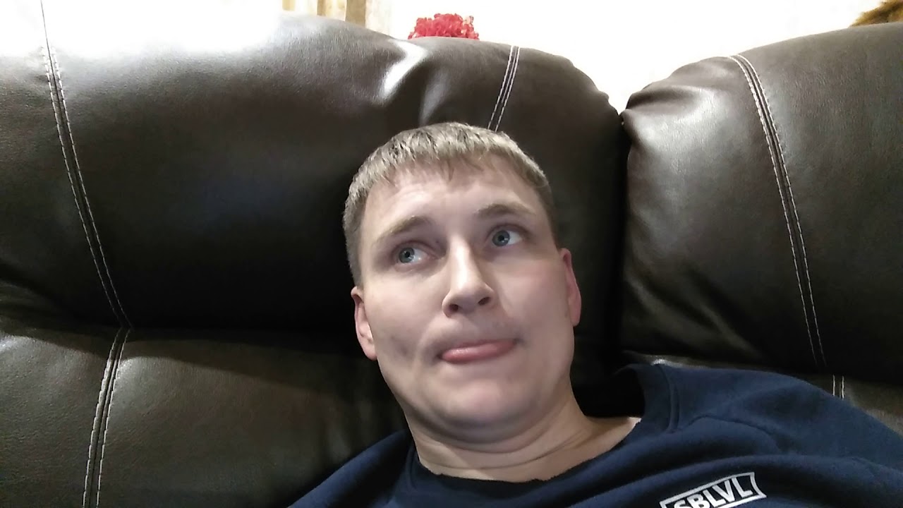 Купить грузовика и установить манипулятор. Самый идеальный вариант Вольво f12. А так китаец как русс