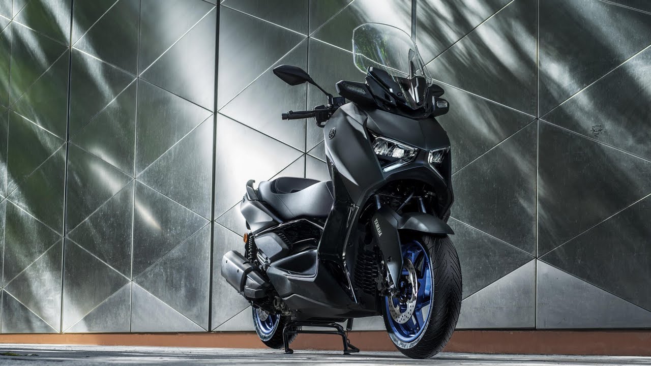 Yamaha X Max 300 Scooter Motor Yağı ve Filtresi ile Buji Temizliği