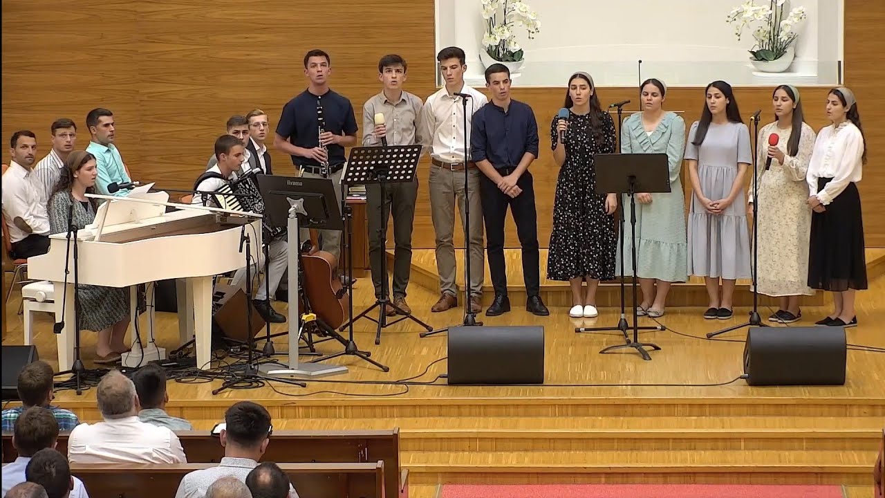 Grup de tineri - Sunt străin în lume, sunt un călător