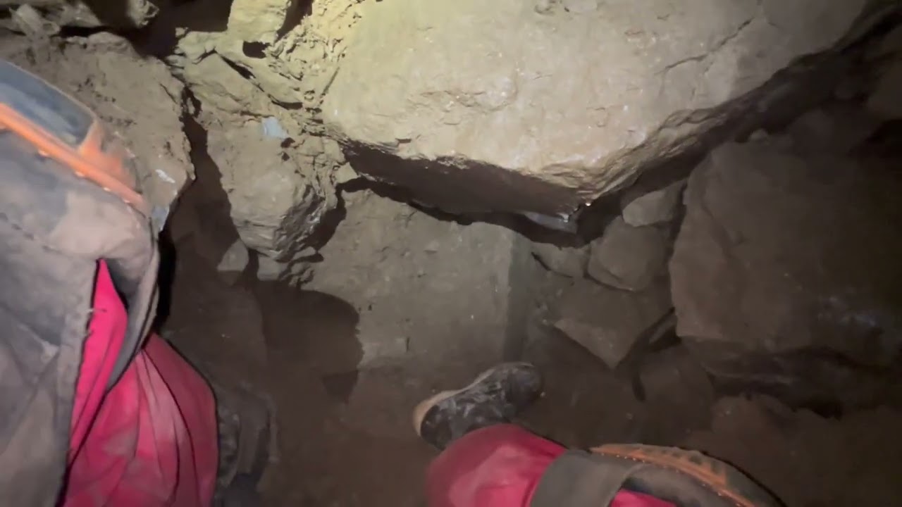Pooles Cavern Dig Derbyshire November 2025.