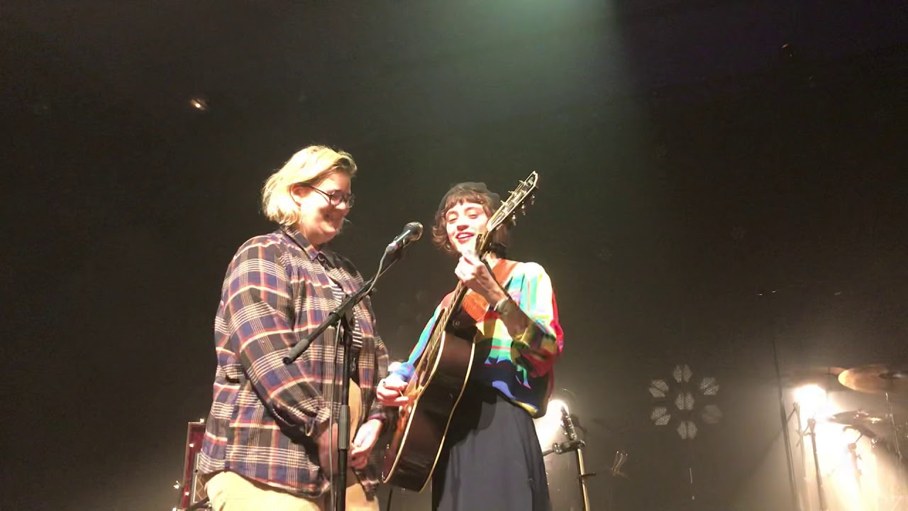 Pomme / Safia Nolin - Qui a tué grand maman @ Festival C’est Du Live - Vert le petit