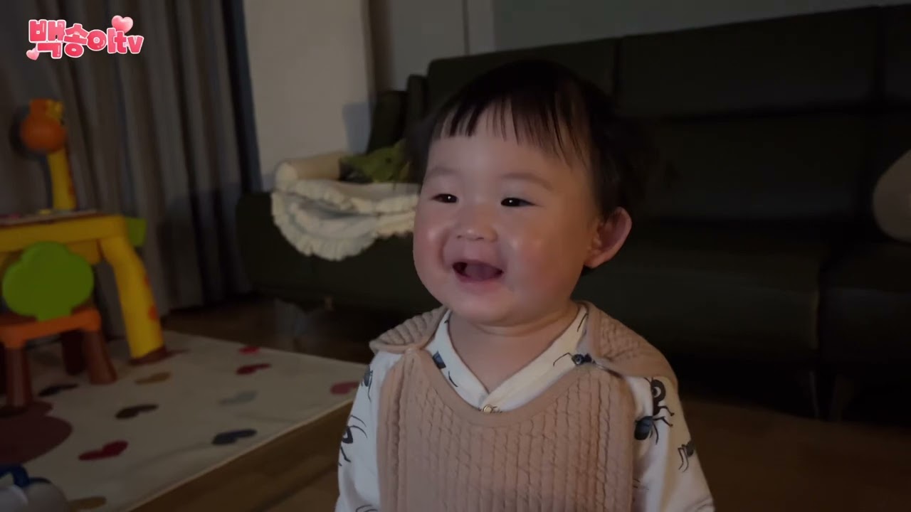밤11시에 너무 해맑은 애기😊(+백송이tv 넘재미쏘)