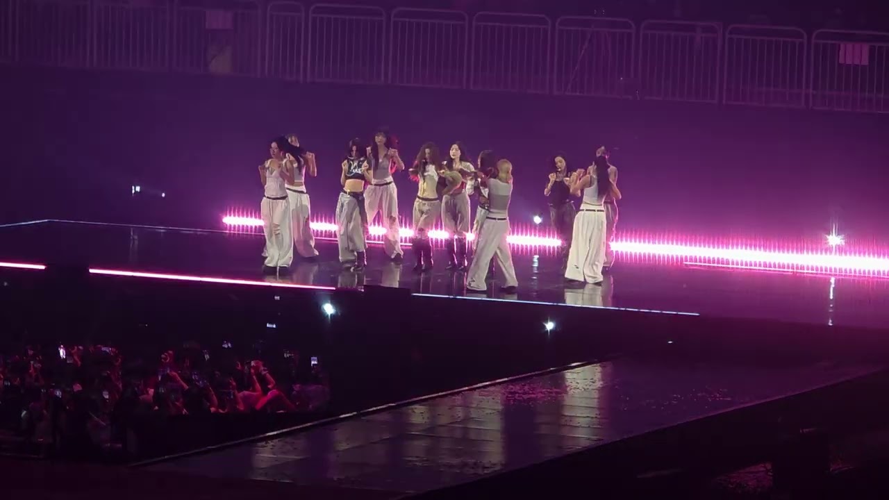 DAT AHH DAT OOH (SANA, JIHYO, DAHYUN, CHAEYOUNG, TZUYU)_TWICE [THIS IS FOR] WORLD TOUR 20250720