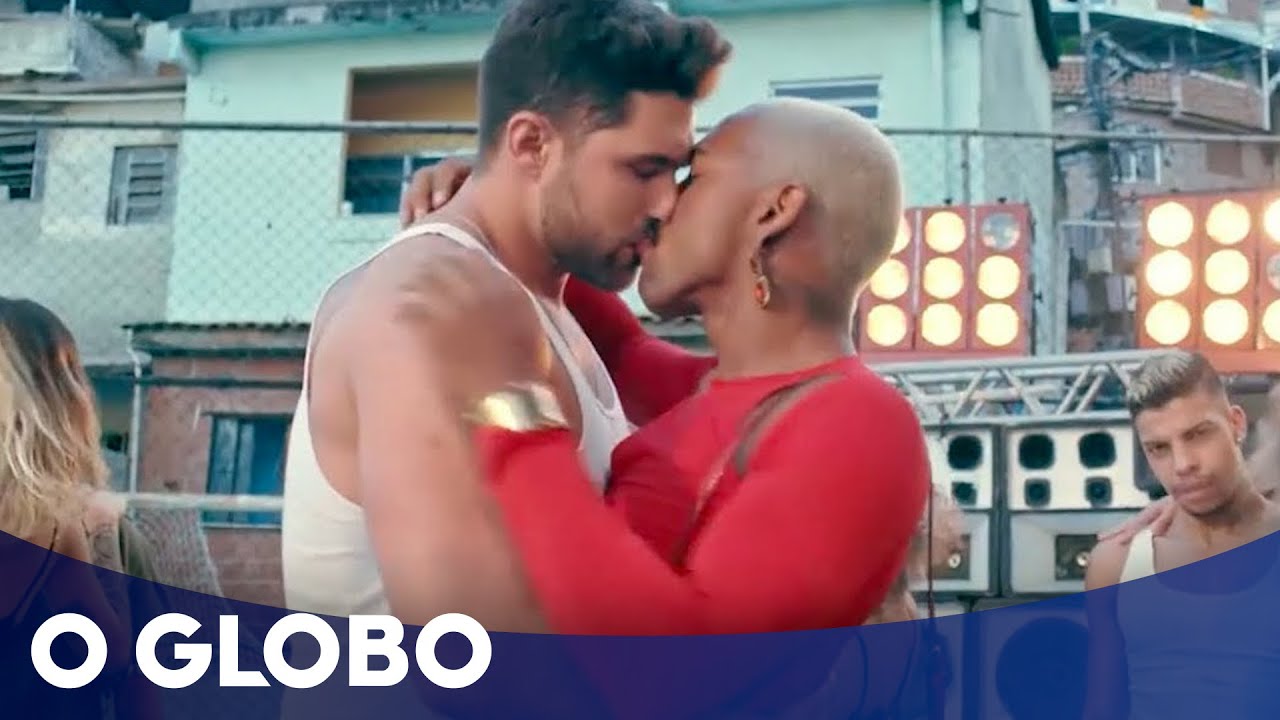 A reação ao clipe em que Nego do Borel beija um homem