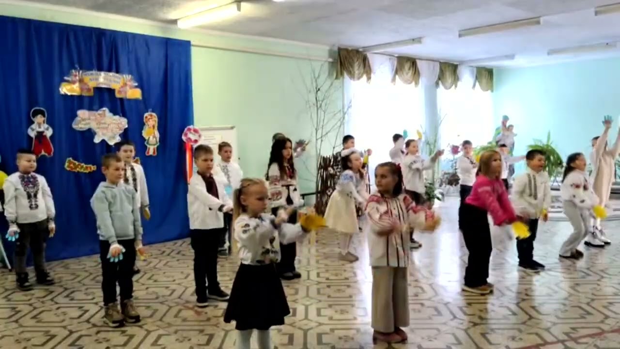 Дитячими долонями  Ремезівцівський ЗЗСО