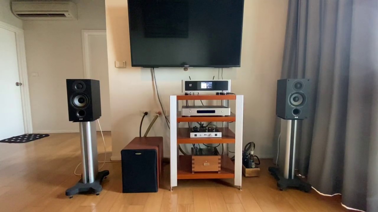 ELAC debut 2.0 B5.2 singing Nat King Cole