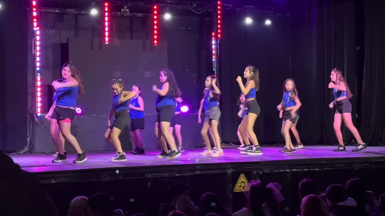 Infantil A y B grupo Princesa Wahaby “coreo Eoo Bad Bunny” (Muestra Passani)