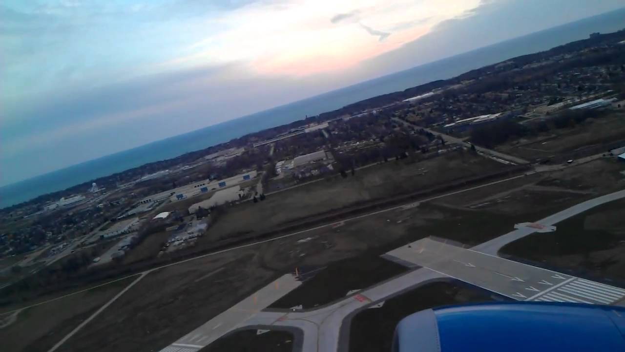 Milwaukee International Airport takeoff