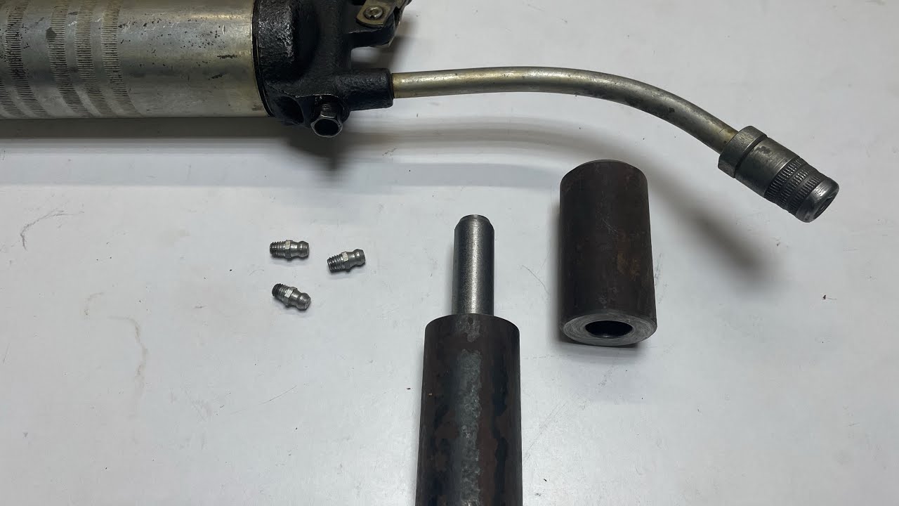 Смазываем петли не снимая 