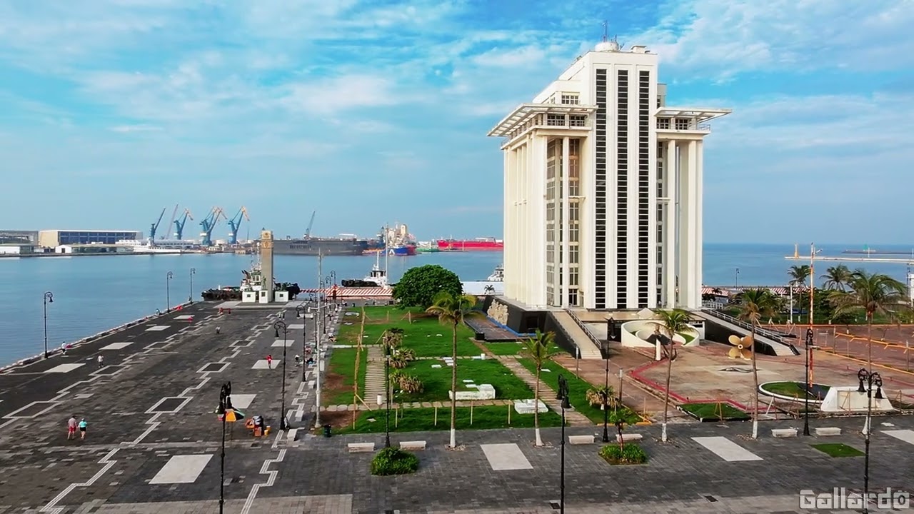 Veracruz desde el Drone | Malec&oacute;n y Faro con DJI Neo 🇲🇽