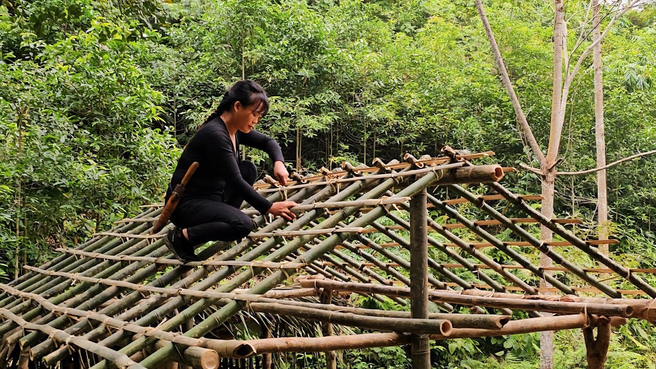Full video. The female CEO built her bamboo house from start to finish herself.