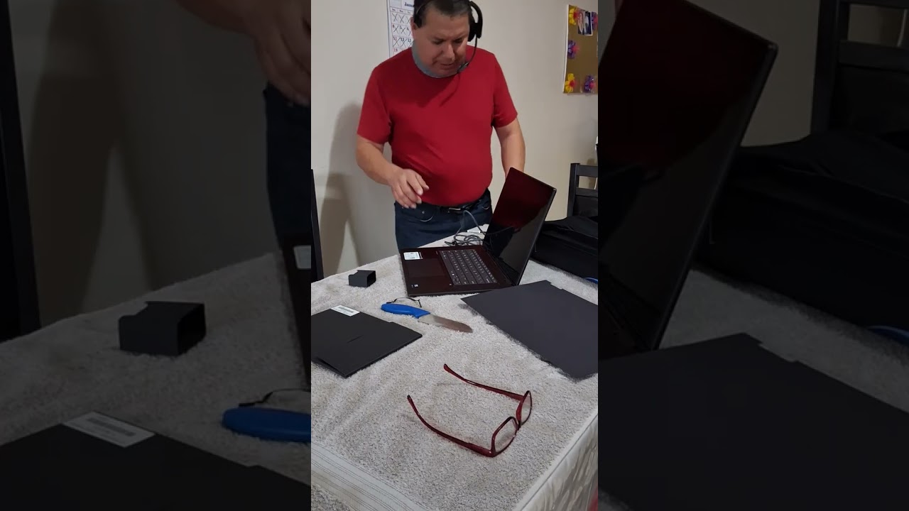 January 17, 2026...Regalo  sorpresa  .Lap Top Omni notebook para un estudiante.