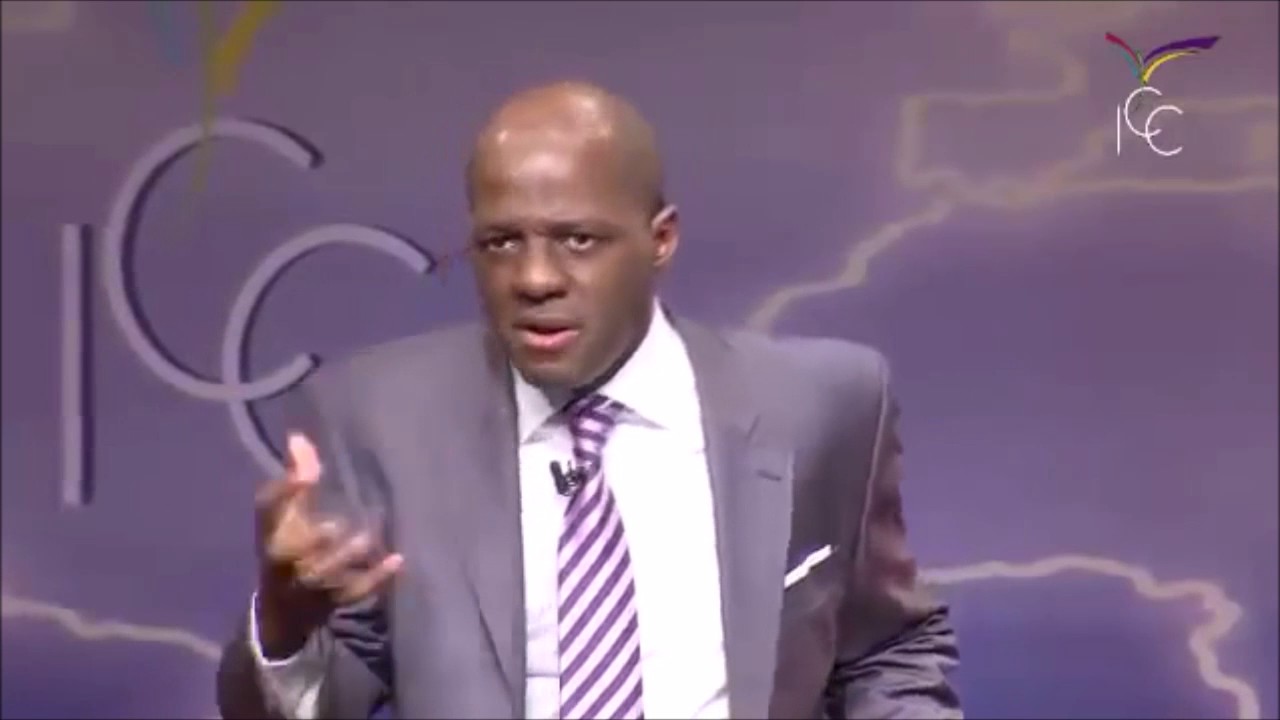 Pas de bisous ni de caresses pendant les fiancailles! & Comment fuir l'adultère? Y. Castanou