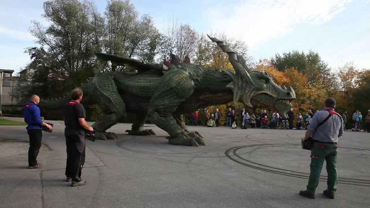 Further Drache, Biggest walking robot in the world. [Guiness World Record]