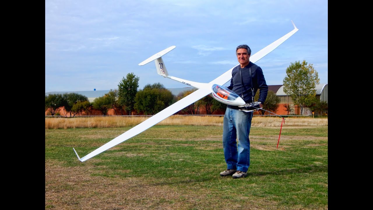 ASW27   4 m  Construcción y vuelo