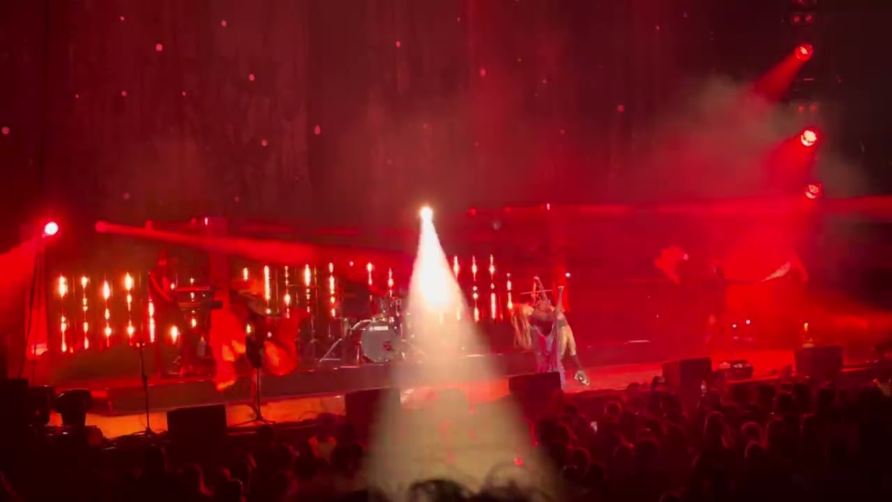 Lindsey Stirling - Elements/Crystallize [Live @Place Bell, Laval, QC] 18 Septembre 2025