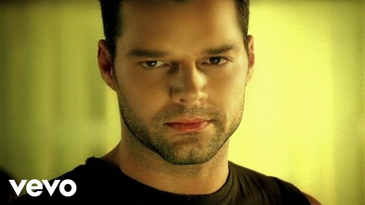 Ricky Martin - Y Todo Queda En Nada (Official Video)