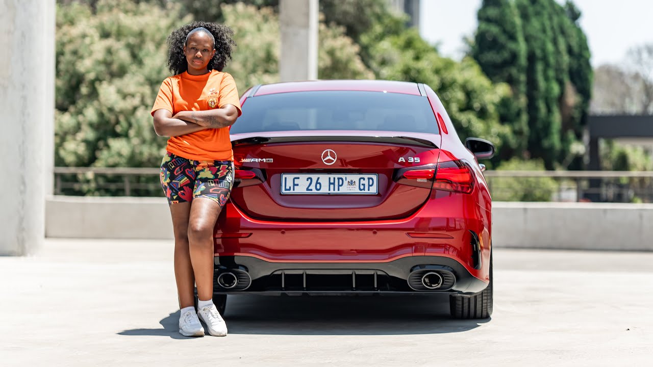 Mercedes Benz A35 AMG Sedan — отличный автомобиль для ежедневного использования.