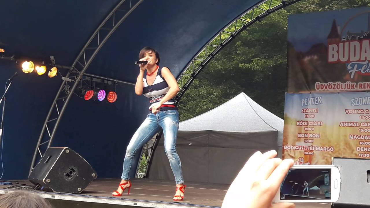Szandi- Szerelmes szívek